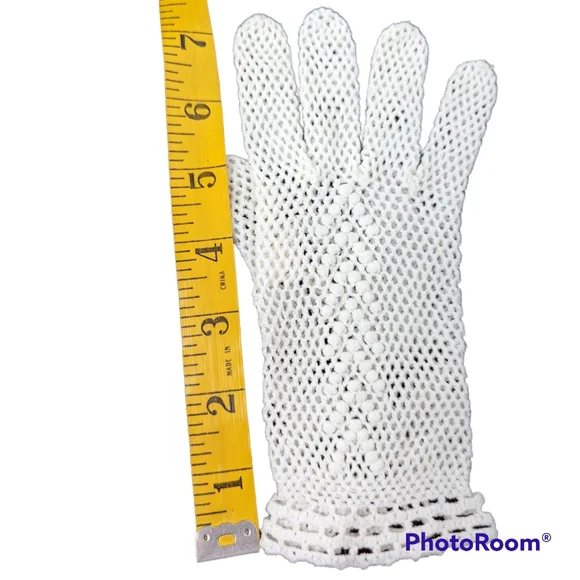 Hand Crocheted Gloves Ladies Size Small Petite White Wedding Party Event - Picture 4 of 9